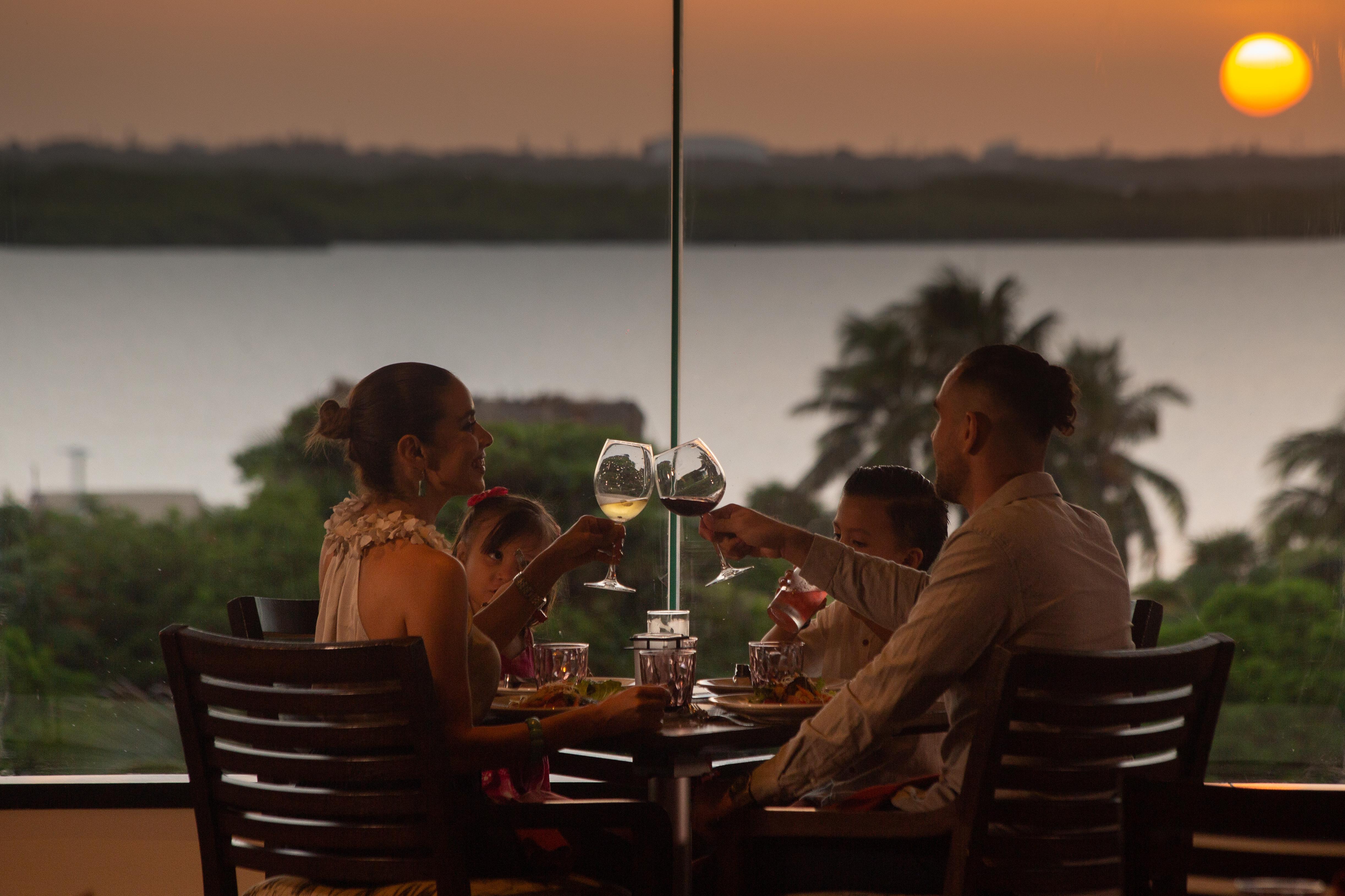 Wyndham Grand Cancun All Inclusive Resort & Villas Екстер'єр фото